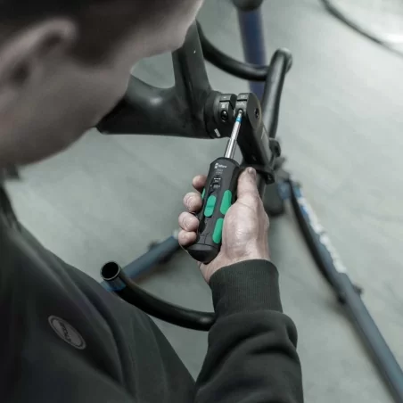 Torque screwdriver with quick torque adjustment Torque screwdriver with quick torque adjustment